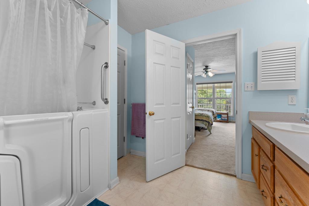 99 Bentwood Dr