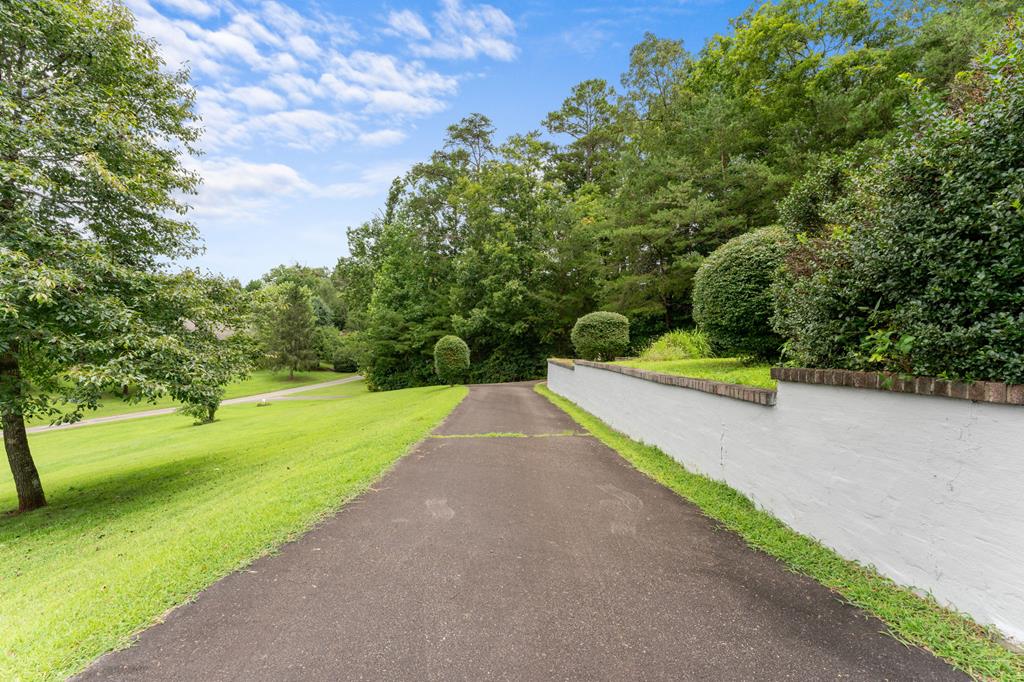 99 Bentwood Dr