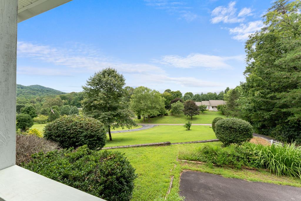 99 Bentwood Dr