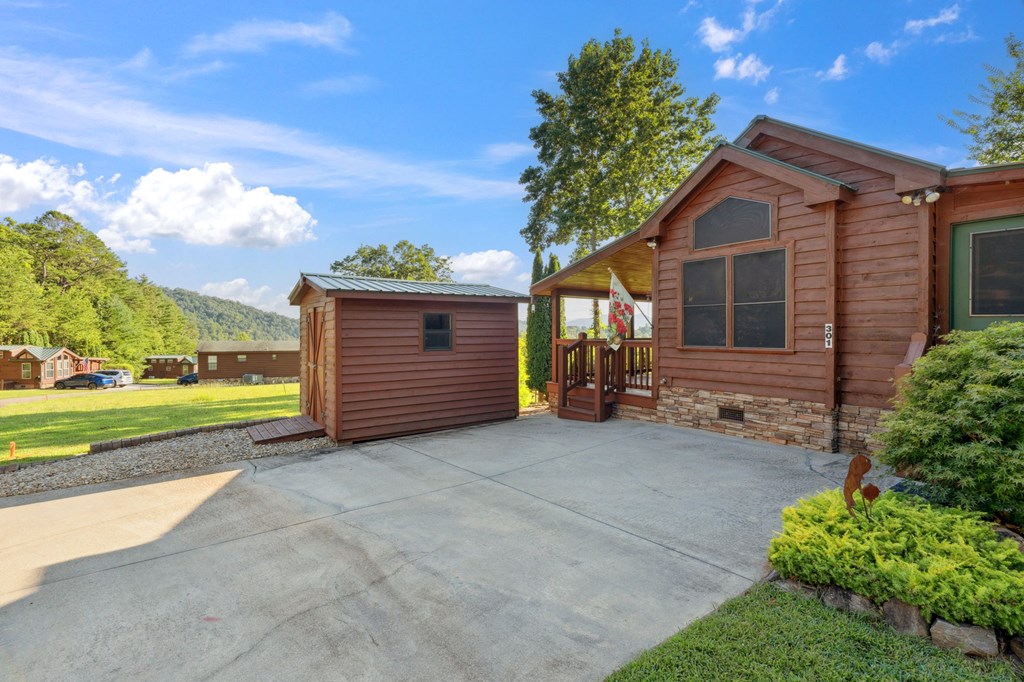 301 Thumpers Trail