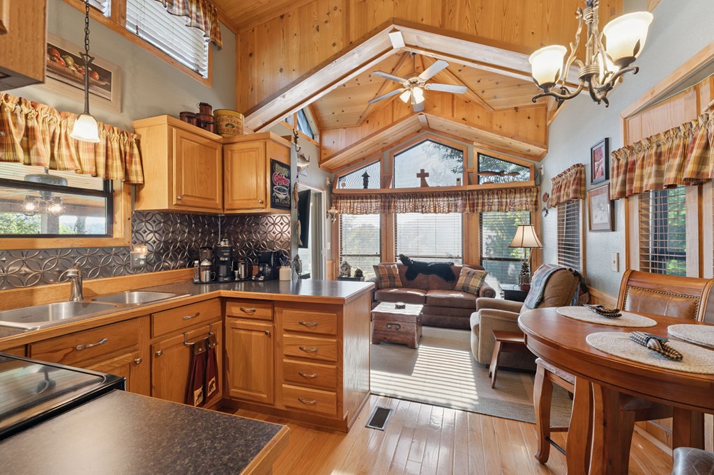 301 Thumpers Trail