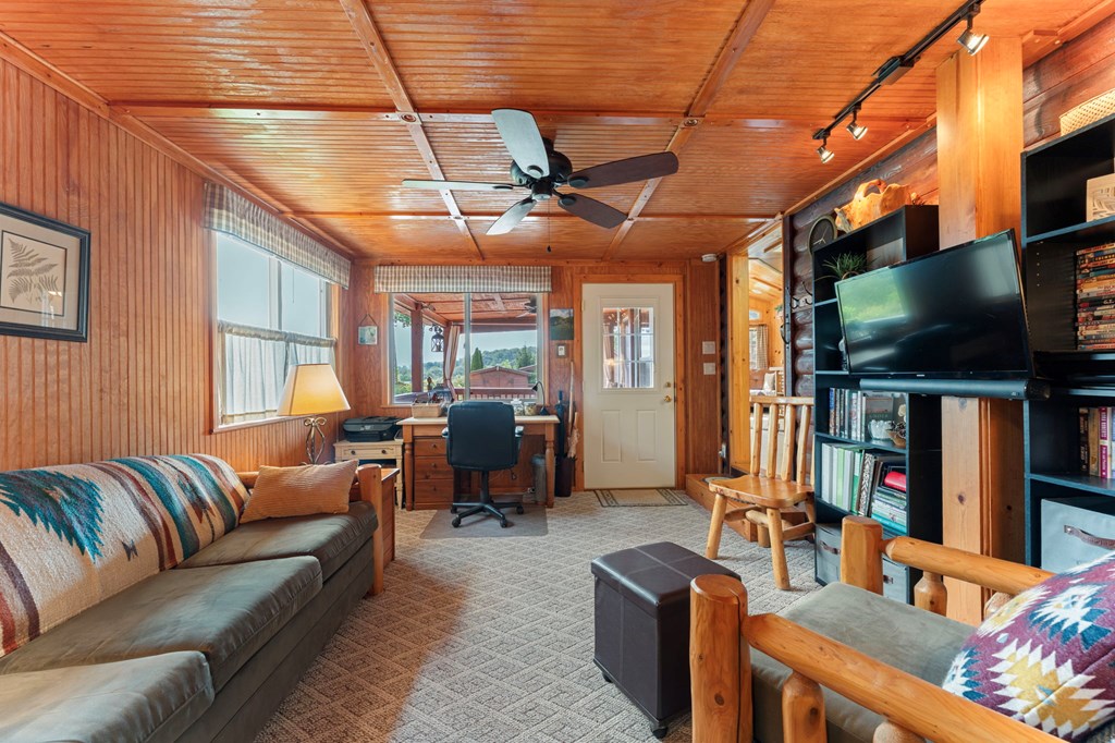 316 Thumpers Trail