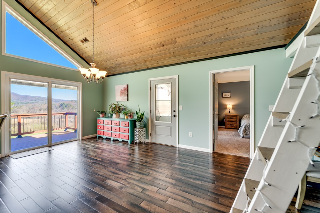 128 Cody Road