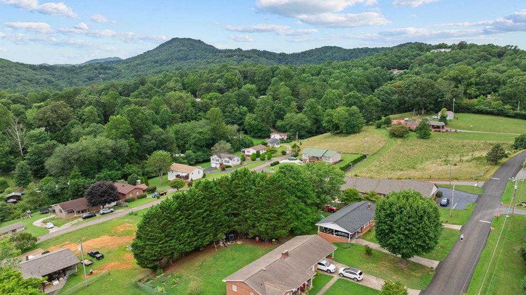 26 Meadowbrook Ct