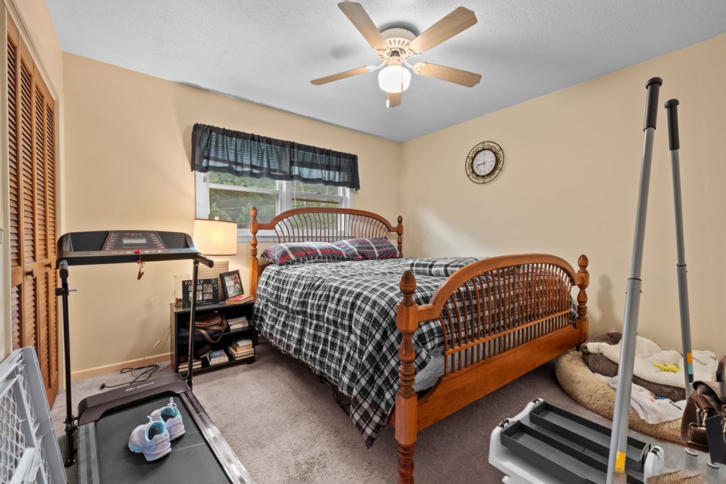 26 Meadowbrook Ct