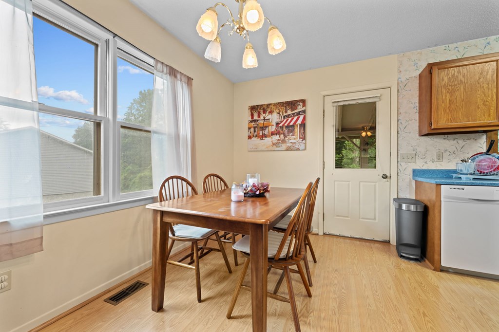26 Meadowbrook Ct