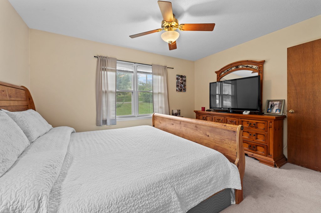 26 Meadowbrook Ct