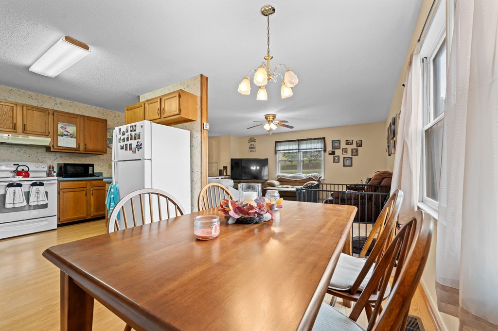 26 Meadowbrook Ct