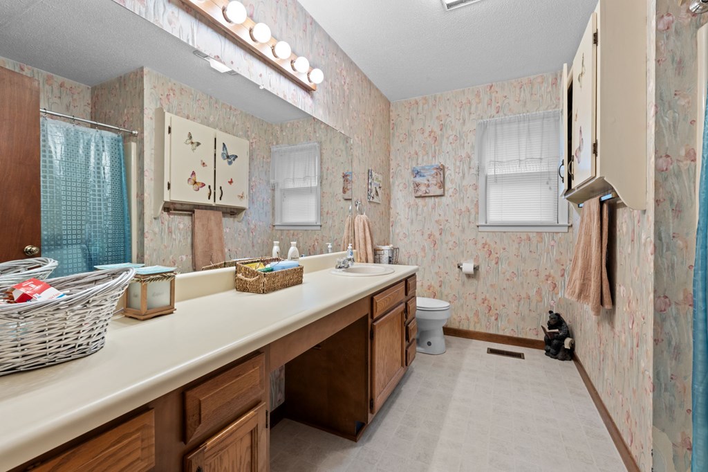 26 Meadowbrook Ct