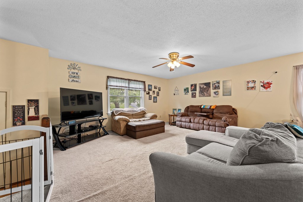 26 Meadowbrook Ct