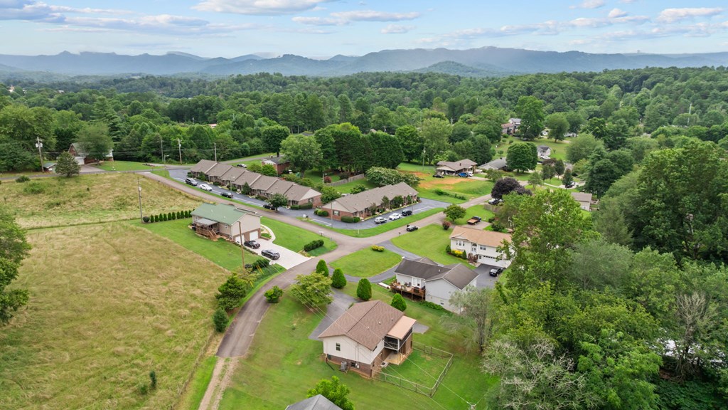 26 Meadowbrook Ct