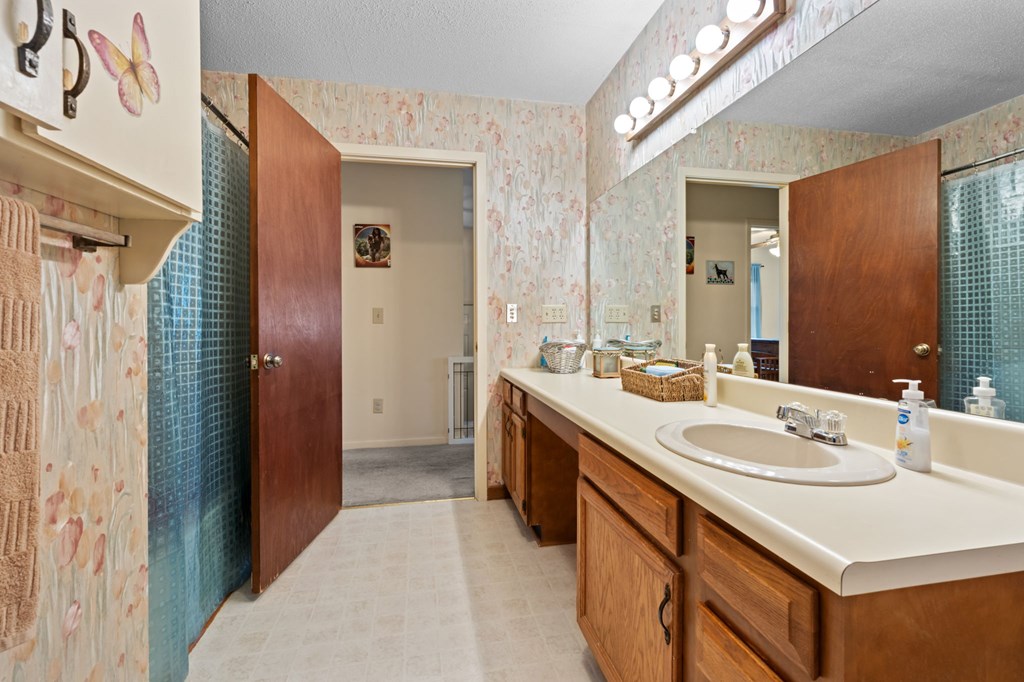 26 Meadowbrook Ct