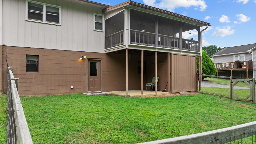 26 Meadowbrook Ct