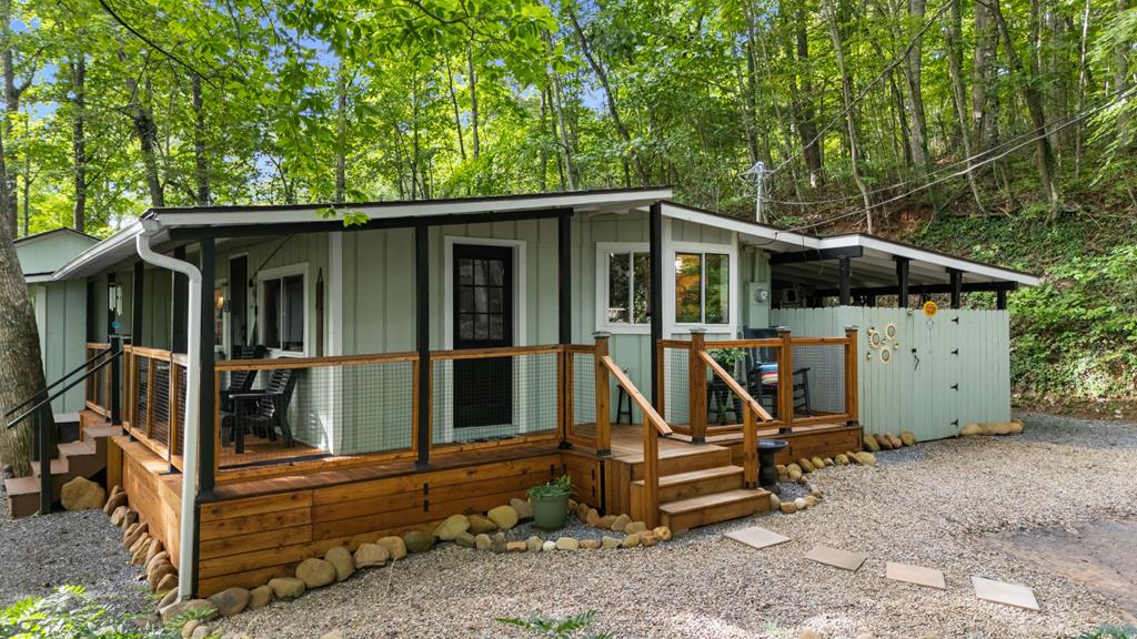 155 Cullasaja Hollow Rd