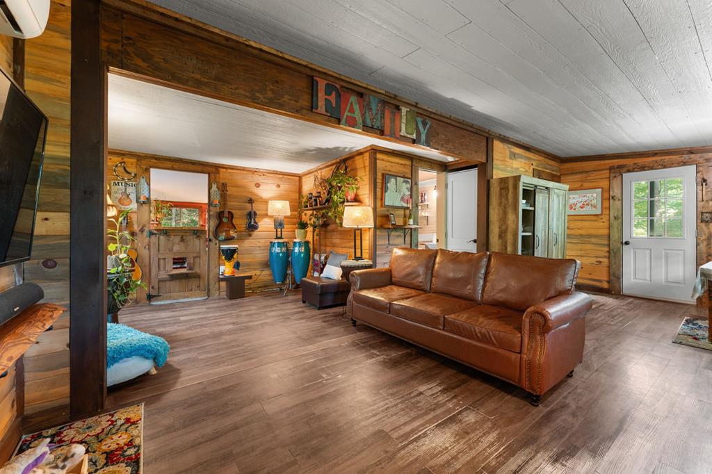 155 Cullasaja Hollow Rd