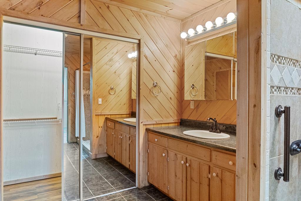 703 South Skeenah Rd