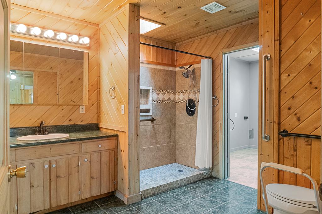 703 South Skeenah Rd