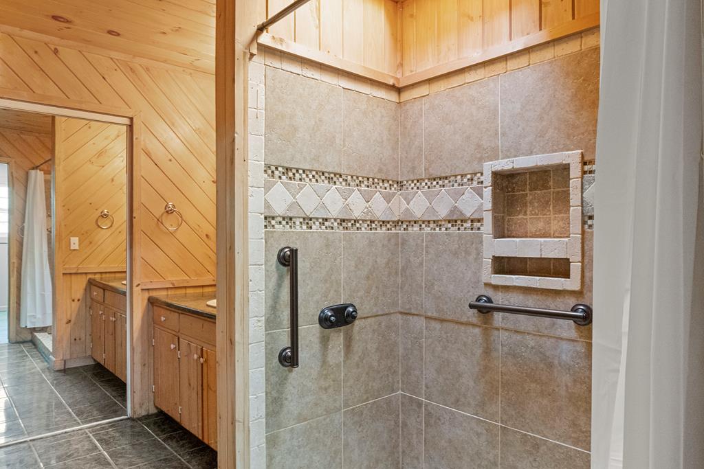 703 South Skeenah Rd