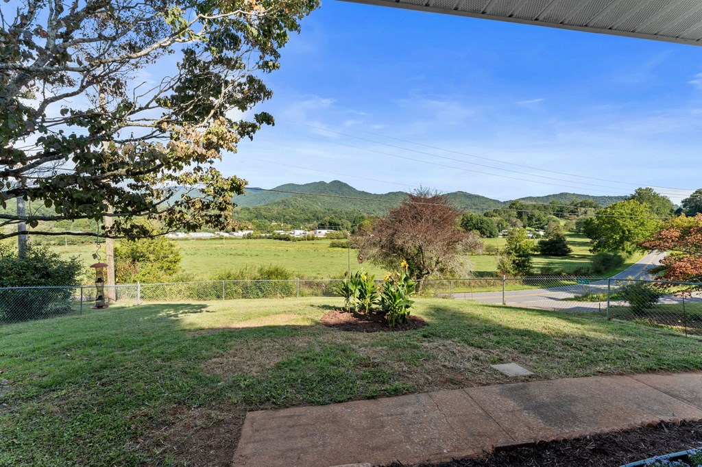 2497 Addington Bridge Rd