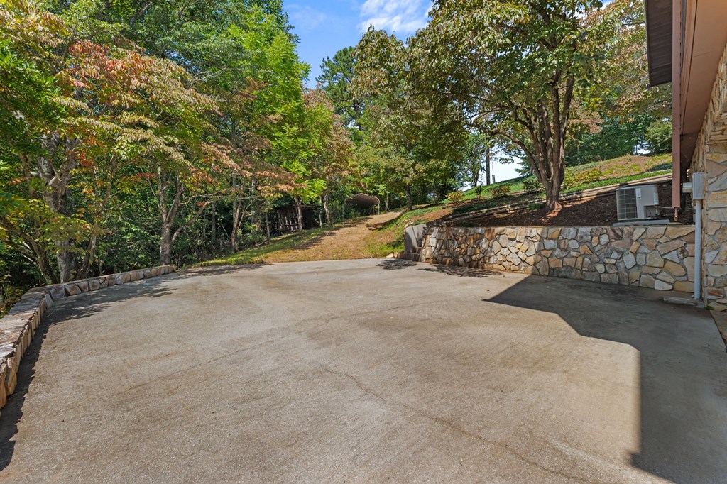 347 Willow Pond Rd