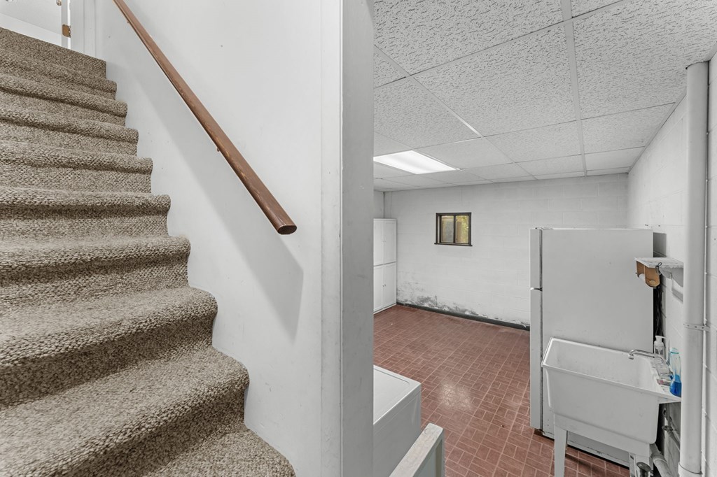 347 Willow Pond Rd