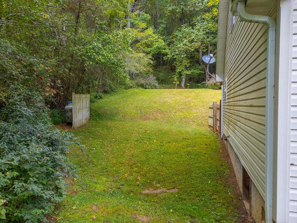 685 Peeks Creek Road