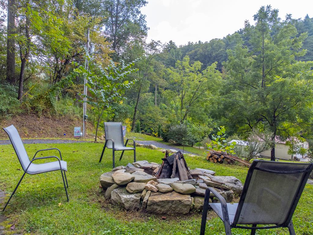 685 Peeks Creek Road