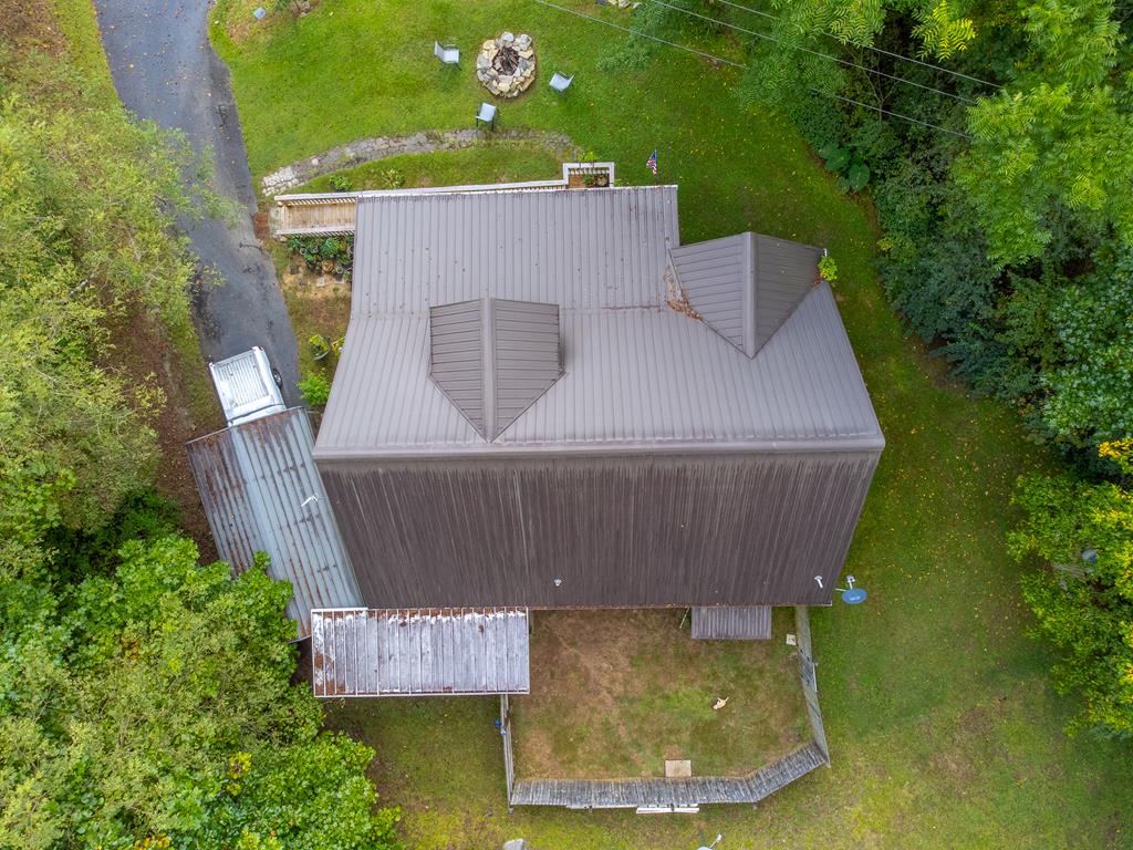 685 Peeks Creek Road