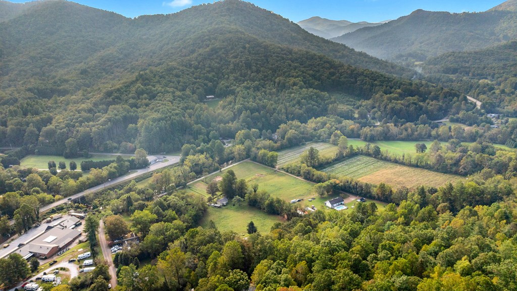 74 Cullasaja Hollow Rd
