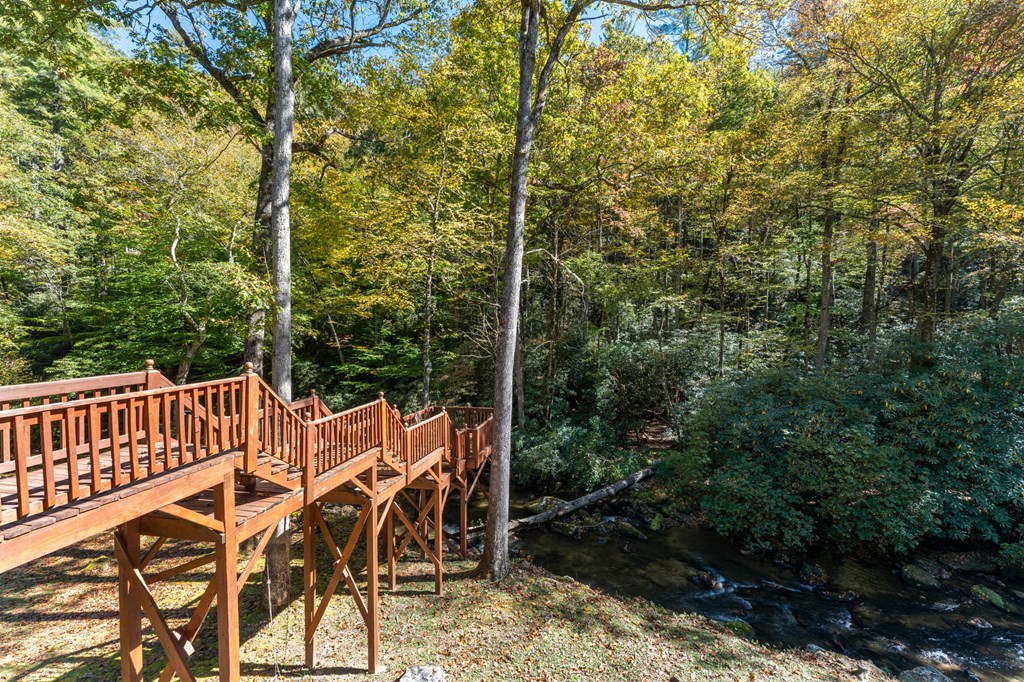 174 Upper Middle Creek Rd, Franklin