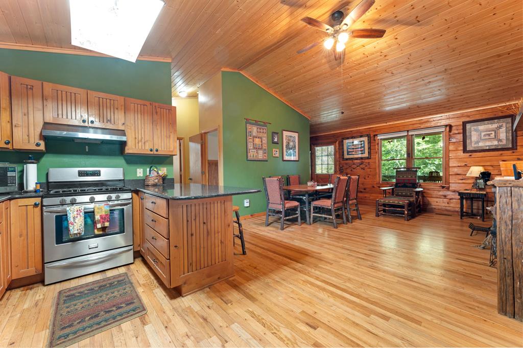174 Upper Middle Creek Rd, Franklin