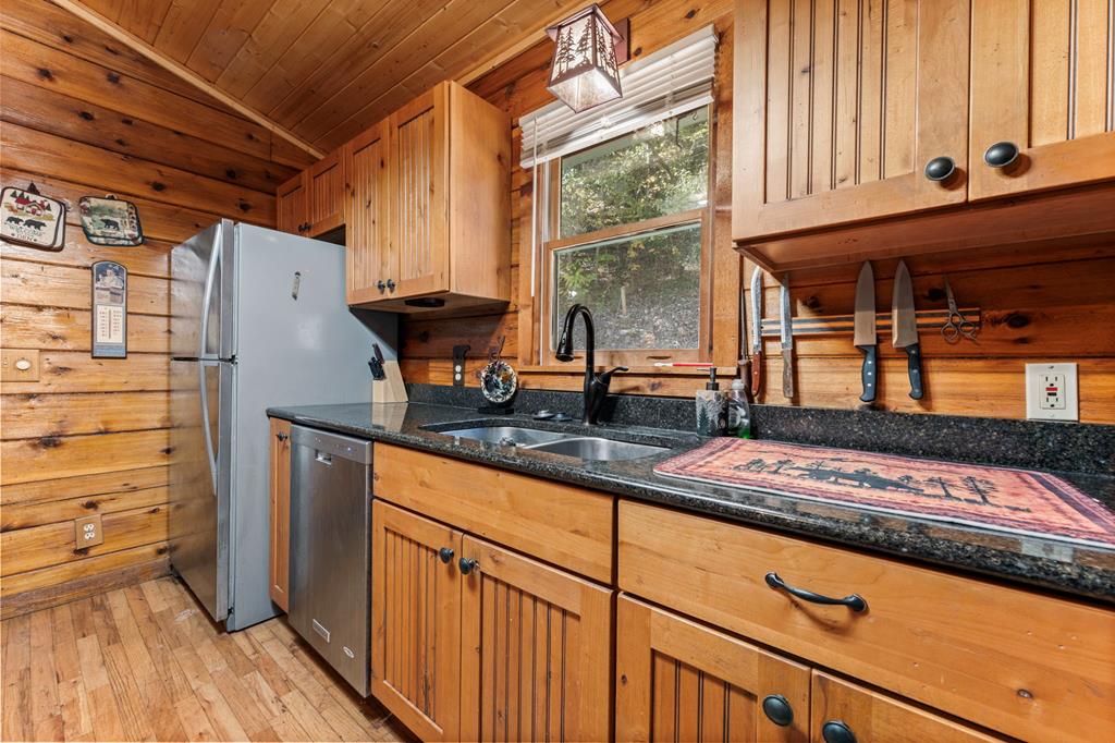 174 Upper Middle Creek Rd, Franklin