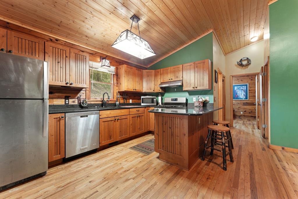 174 Upper Middle Creek Rd, Franklin
