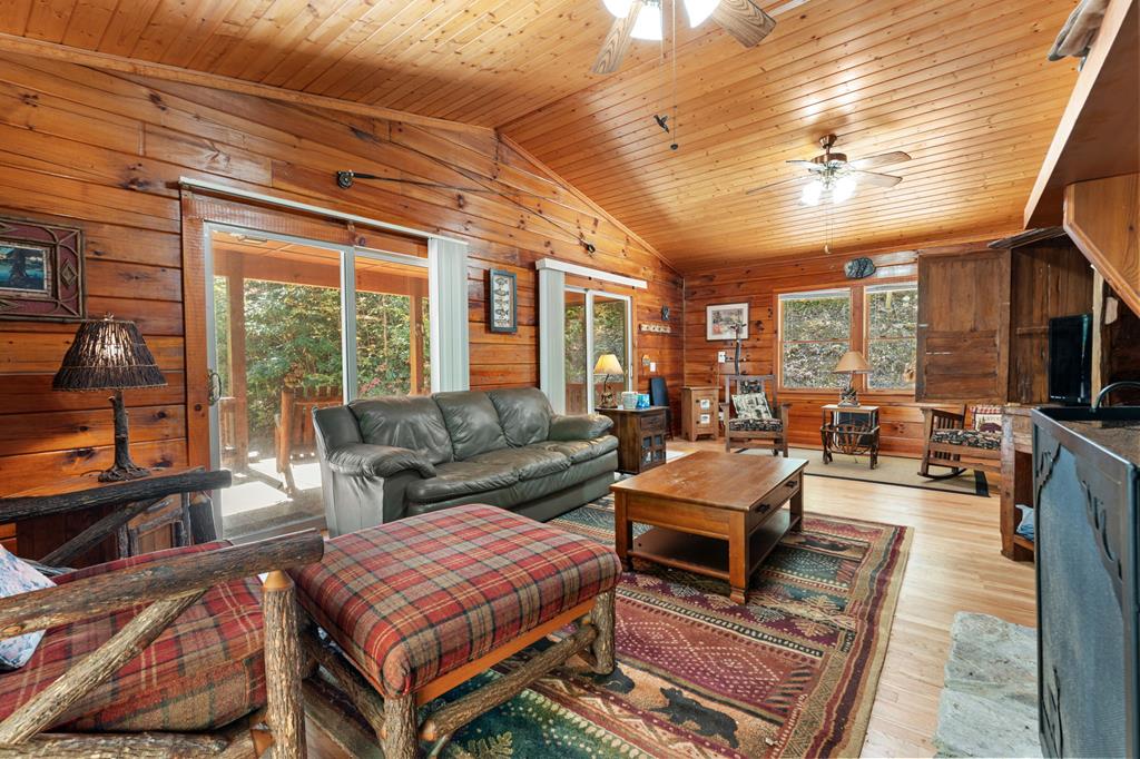 174 Upper Middle Creek Rd, Franklin