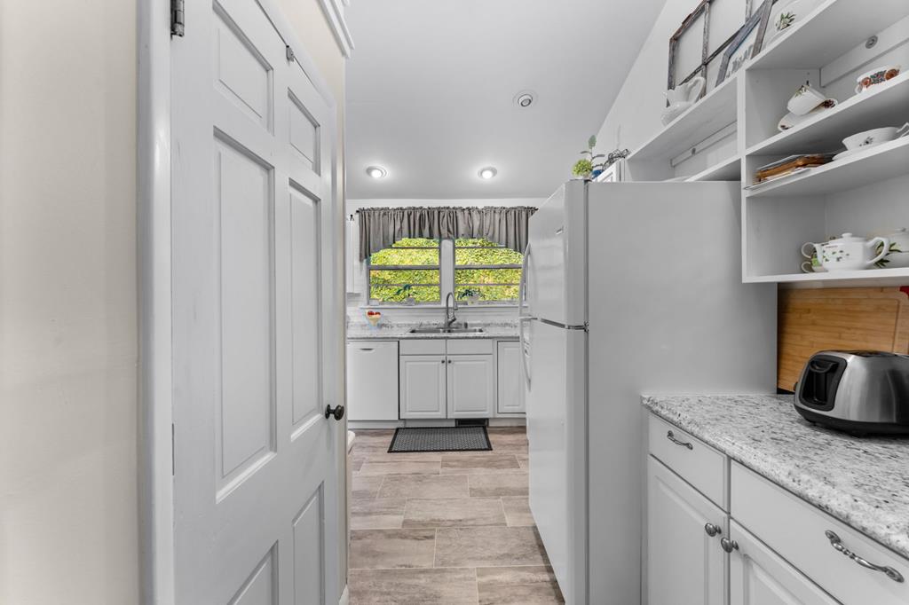 592 Snow Hill Falls Circle, Franklin