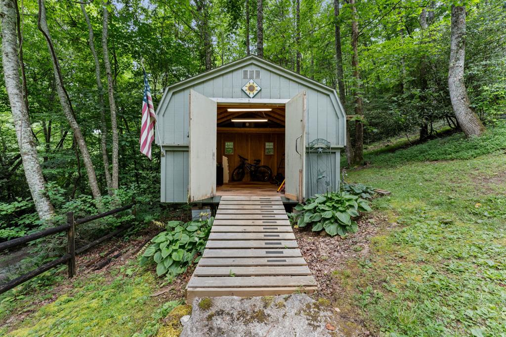 592 Snow Hill Falls Circle, Franklin