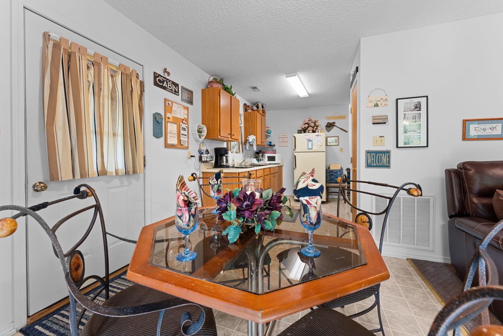 39 Woodcove Dr, Franklin