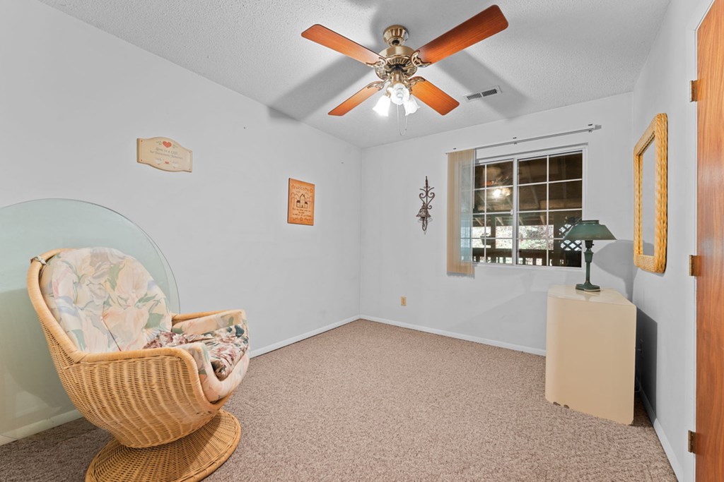 39 Woodcove Dr, Franklin