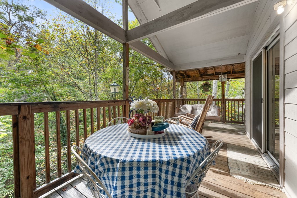 39 Woodcove Dr, Franklin