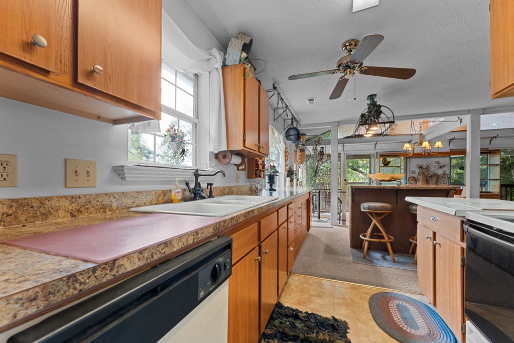 39 Woodcove Dr, Franklin