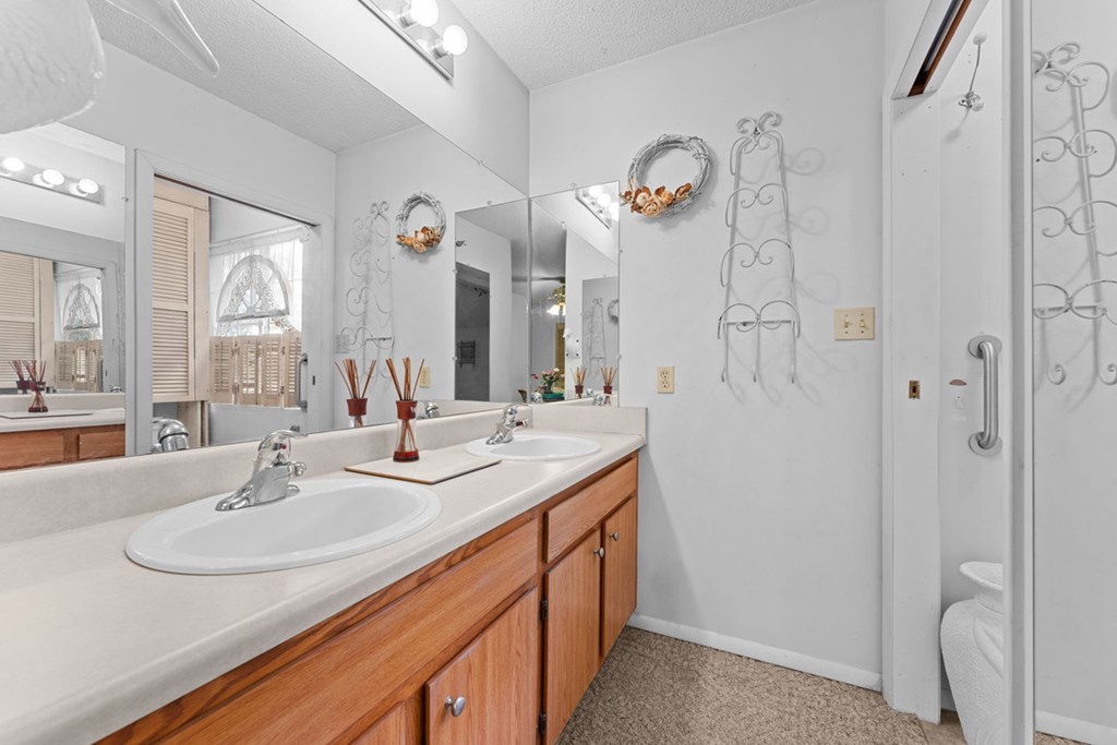 39 Woodcove Dr, Franklin