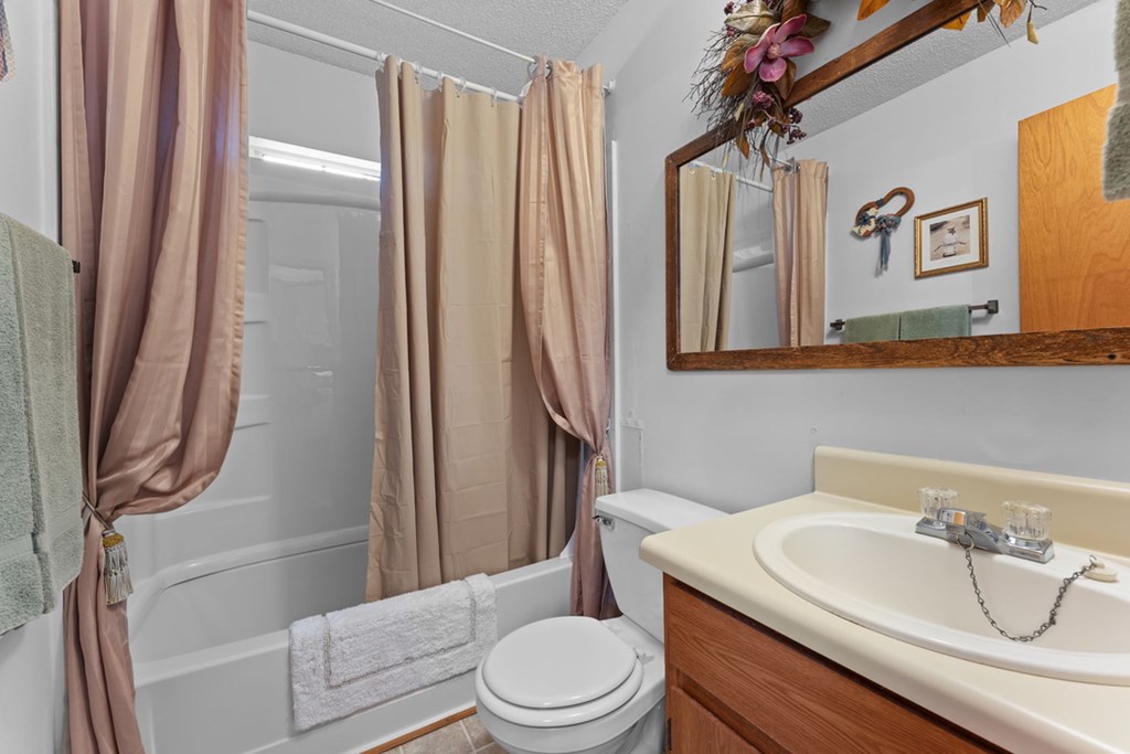 39 Woodcove Dr, Franklin