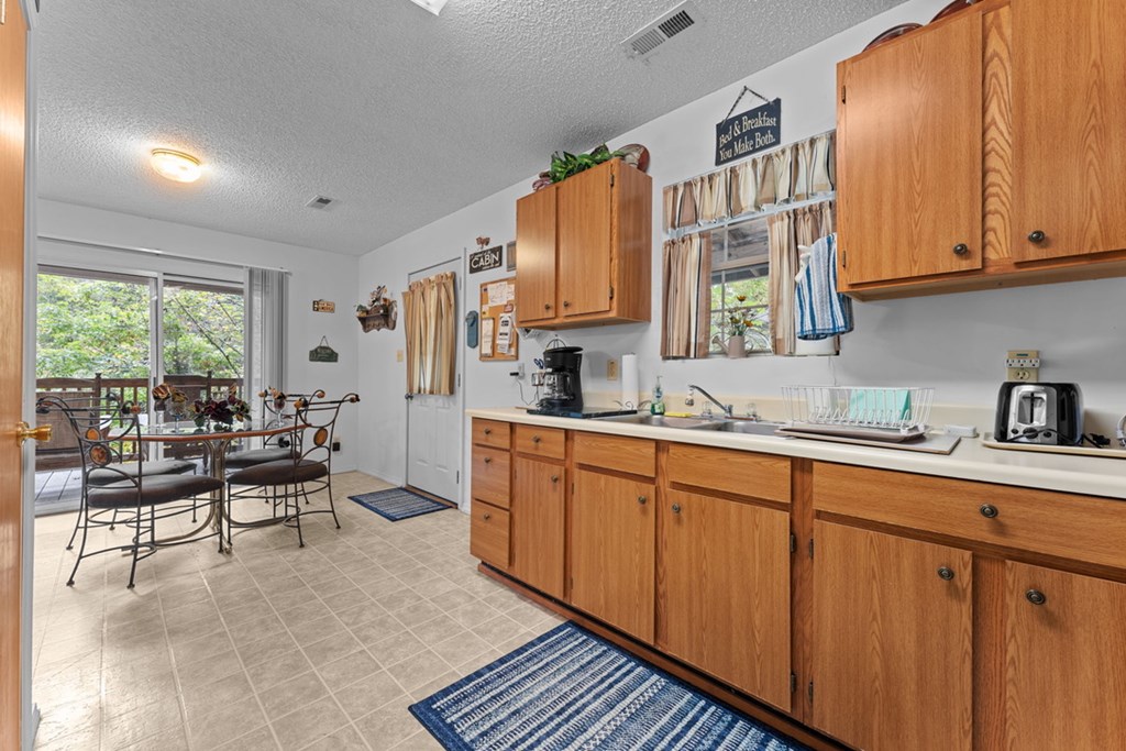 39 Woodcove Dr, Franklin