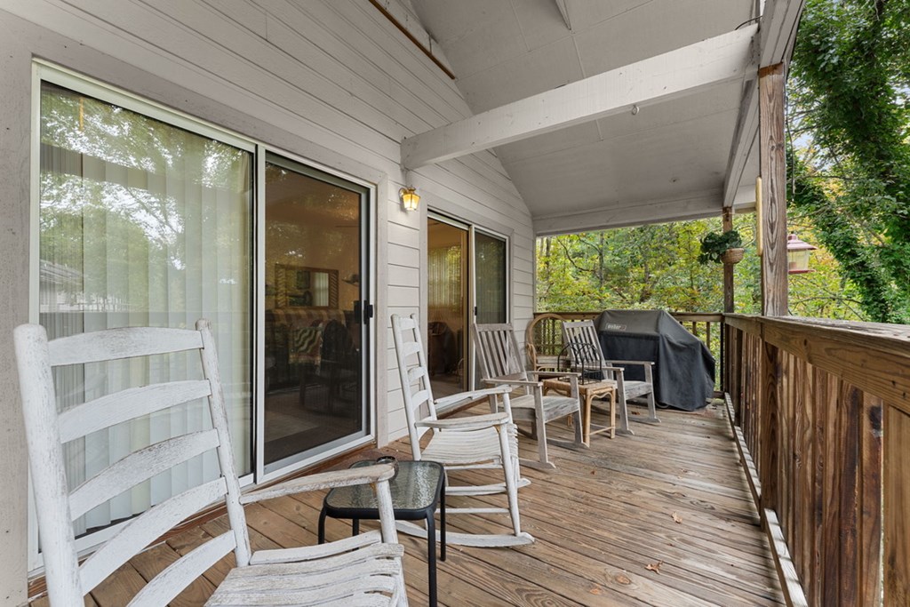 39 Woodcove Dr, Franklin