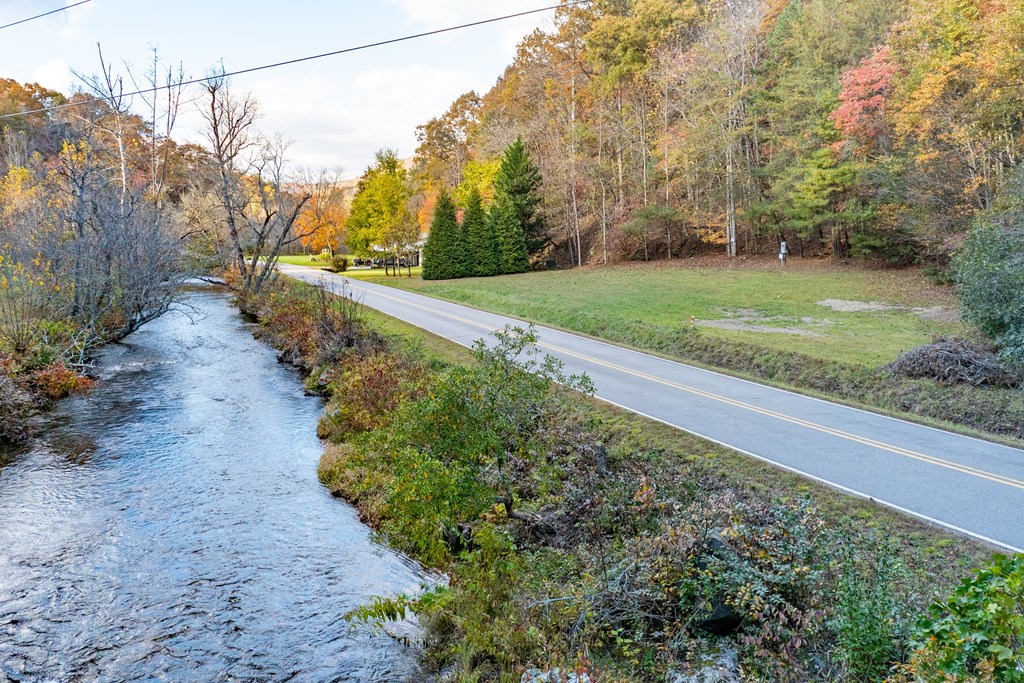 9059 Lower Burningtown Road