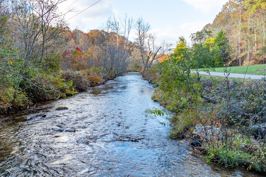 9059 Lower Burningtown Road