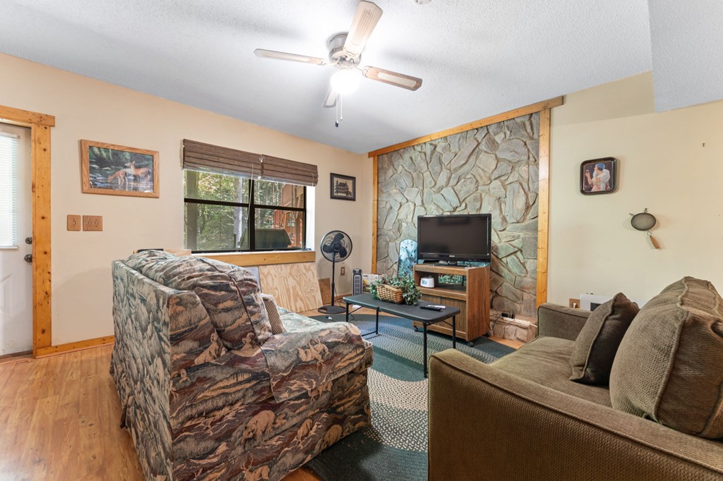 174 Upper Middle Creek Rd