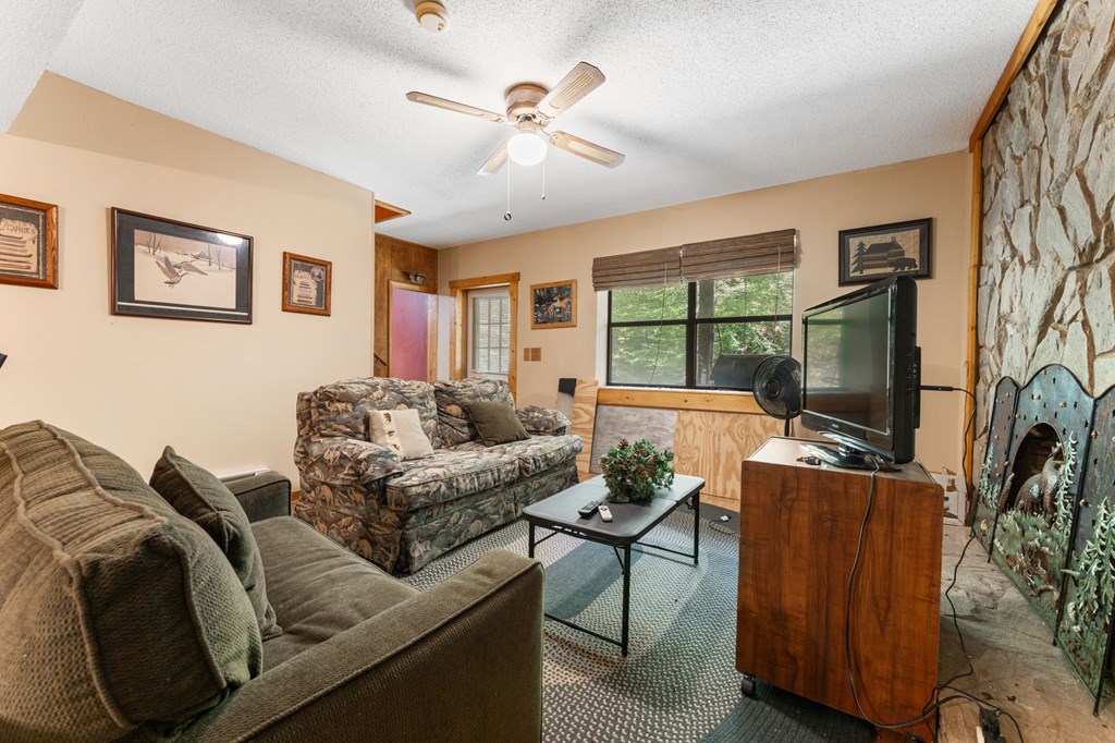 174 Upper Middle Creek Rd