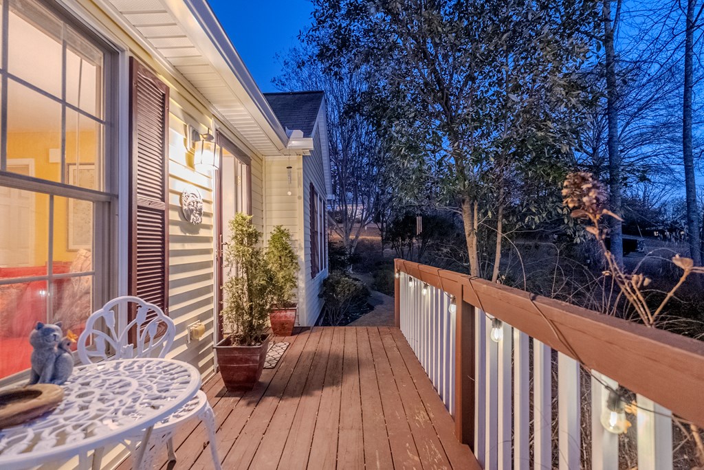 46 Ivar St