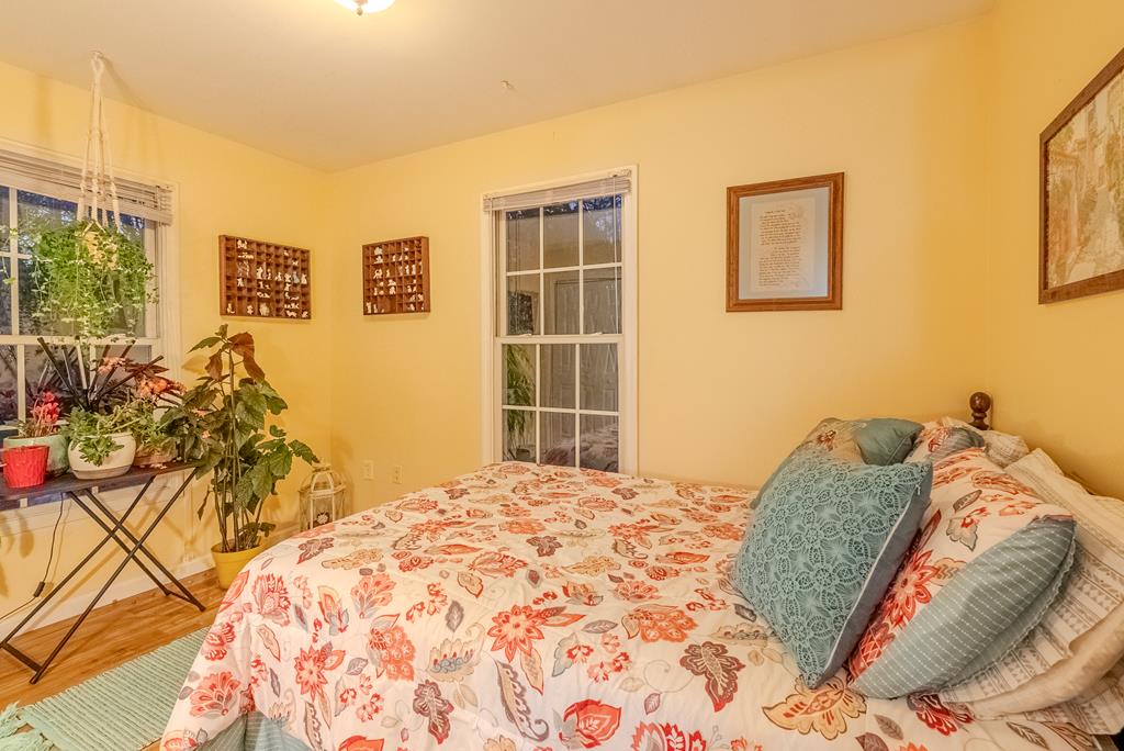 46 Ivar St